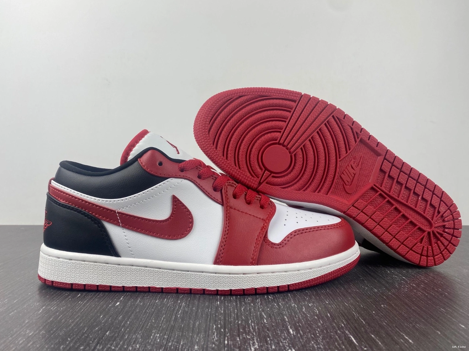 DC0774-160 Black Low 1 (Women's) - Reverse Jordan Toe 0125